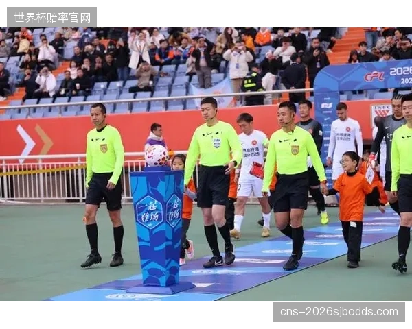 球队将接受关于VAR手球判罚最新规则的AI辅助培训，重点规范防守球员在禁区内的手臂位置。